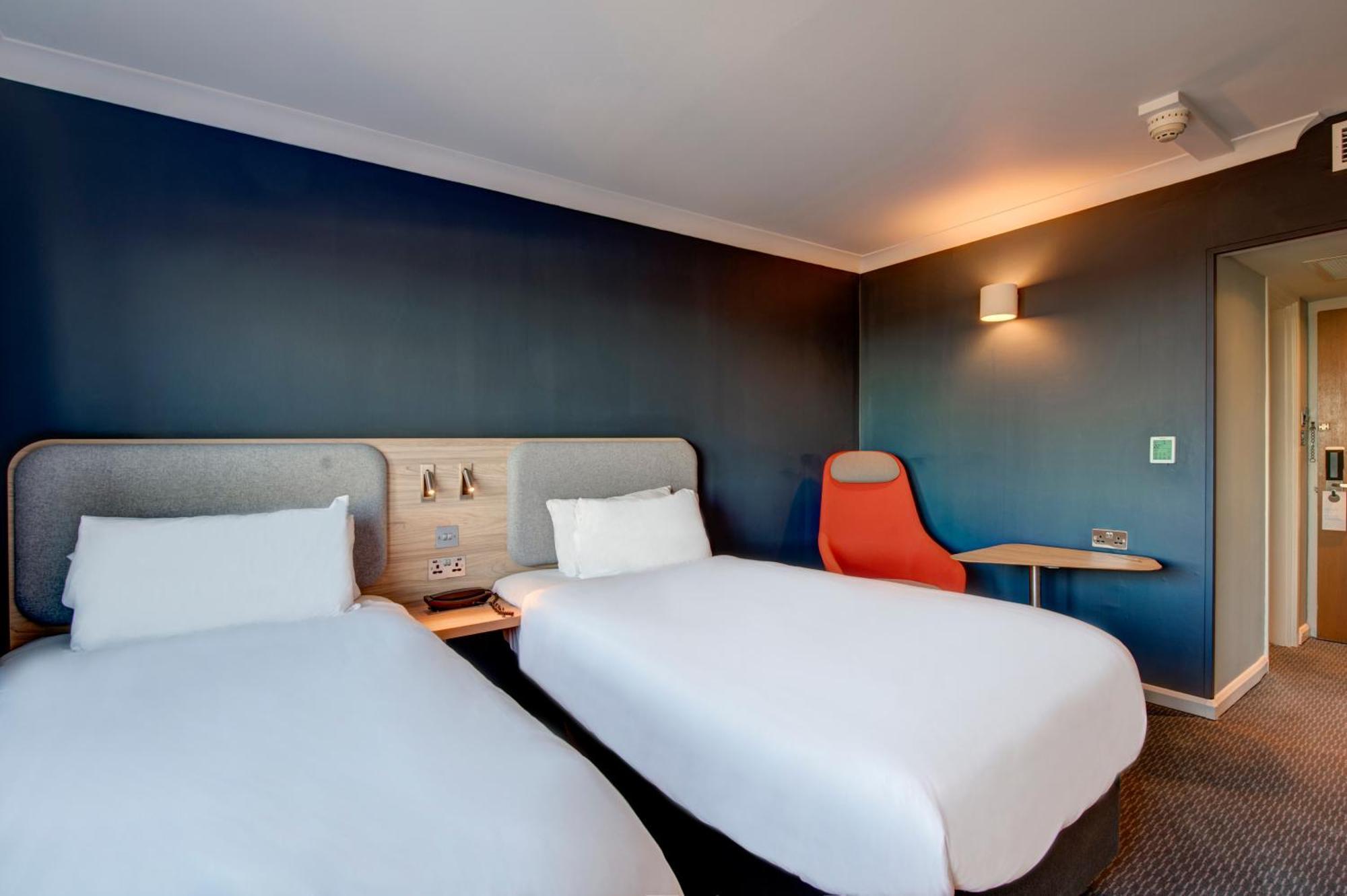 Standard Twin Room with Free Hot Breakfast,1187400187:JPEG
